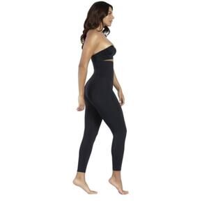 Brand New Curveez Women's XL Black Stunning Shape Hi Waisted Leggings